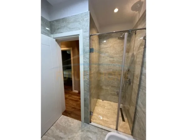 Durres, shitet Vile 3+1+Ballkon Kati 0, 400 m² 550.000 € (gjiri i lalezit)