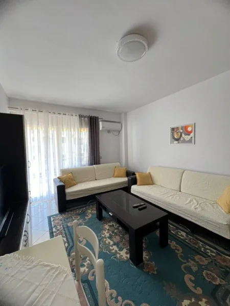 Durres, jepet me qera apartament 2+1+Aneks+Ballkon Kati 4, 100 m² 400 € (Rruga Pavaresia, Plazh)