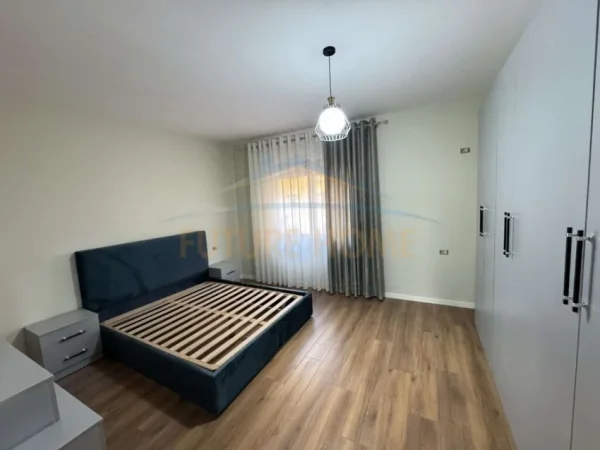 Tirane, shitet apartament 2+1 Kati 2, 103 m² (unaza e re)