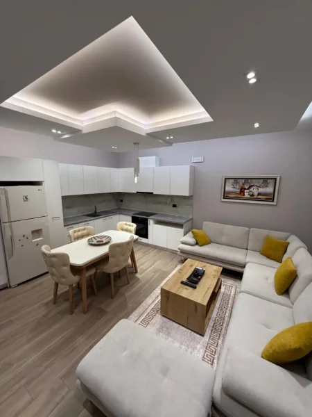 Tirane, jepet me qera apartament 2+1+Ballkon Kati 0, 110 m² 1.700 € (TEG)