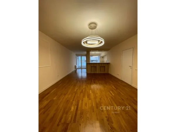 Tirane, jap me qera ambjent biznesi , 118 m² 950 € (Liqeni i Tiranës)
