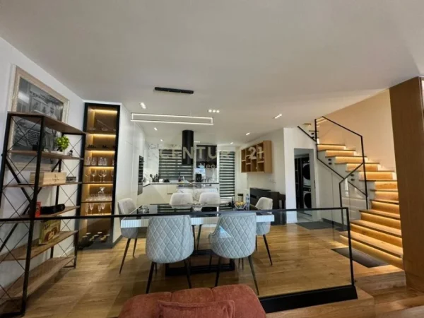 Tirane, shes Vile , 340 m² 880.000 € (Kodra e Diellit)