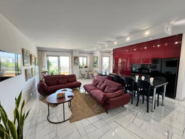 Tirane, shes apartament 2+1+2+Ballkon , 138 m² 290.000 € (Liqeni i Thatë)