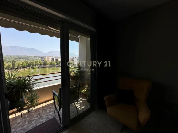 Tirane, shes apartament 2+1+2+Ballkon , 138 m² 290.000 € (Liqeni i Thatë)