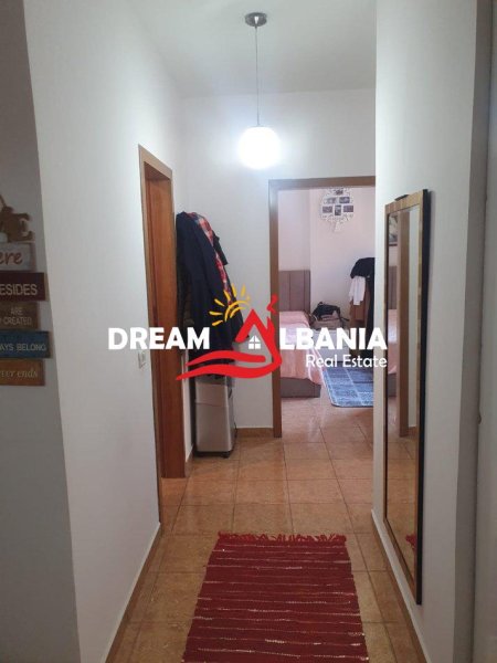 Tirane, jepet me qera apartament 2+1 Kati 3, 100 m² 560 € (Pazarit te Ri)