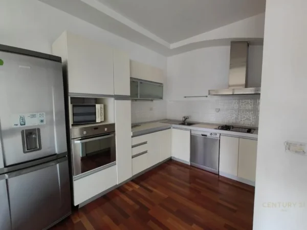 Tirane, jap me qera zyre , 150 m² 2.200 € (Rruga e Elbasanit, ETC)