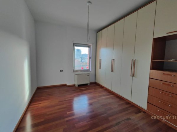 Tirane, jap me qera zyre , 150 m² 2.200 € (Rruga e Elbasanit, ETC)