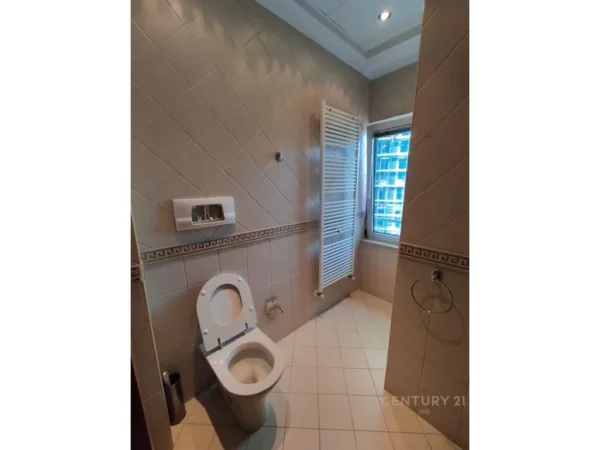 Tirane, jap me qera zyre , 150 m² 2.200 € (Rruga e Elbasanit, ETC)