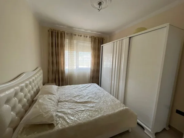 Tirane, jepet me qera apartament 2+1+Ballkon Kati 6, 85 m² 500 € (Kopeshti Botanik , rruga e Brarit)