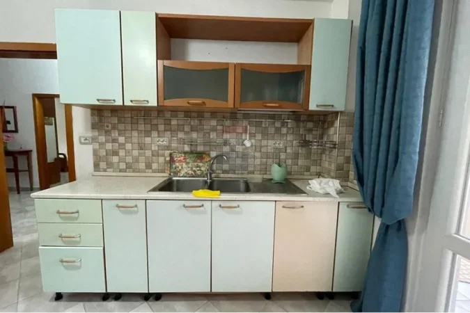 Tirane, jepet me qera apartament 2+1 Kati 1, 80 m² 500 € (21 Dhjetori)