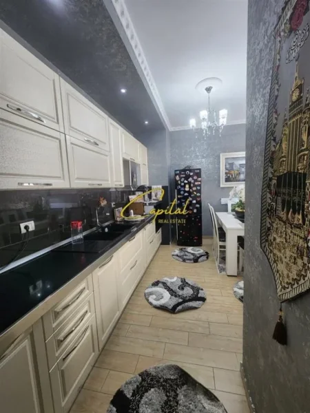 Tirane, shitet apartament 2+1 Kati 1, 91 m² 140.000 € (FRESKU)