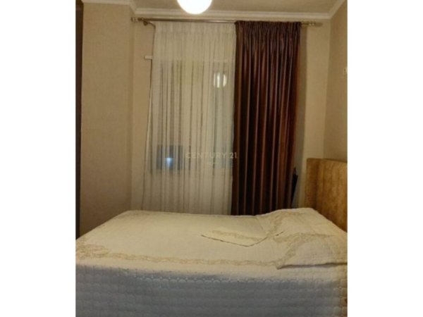 Tirane, jap me qera apartament 3+1+2 , 105 m² 900 € (Kopshti Botanik Zoologjik)