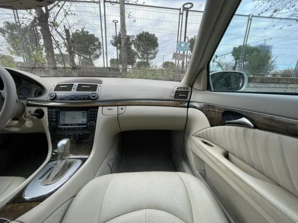Tirane, shes makine MERCEDES E 270 CDI Nafte, gri metalizato automatik Klima 360.000 km 3.690 €