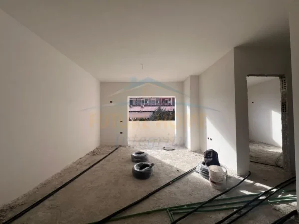 Tirane, shitet apartament 2+1 Kati 1, 93 m² 140.000 € (Yzberisht)