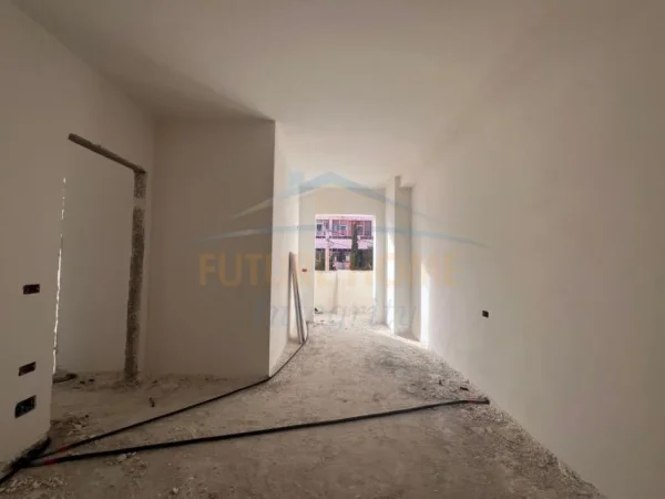 Tirane, shitet apartament 2+1 Kati 1, 93 m² 140.000 € (Yzberisht)