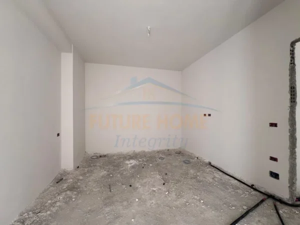 Tirane, shitet apartament 2+1 Kati 1, 93 m² 140.000 € (Yzberisht)
