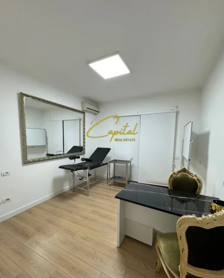 Tirane, jepet me qera ambjent biznesi Kati 2, 100 m² 1.500 € (LIQENI ARTIFICIAL)