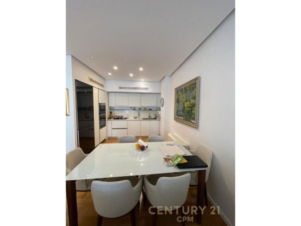 Tirane, shes apartament 2+1 , 116 m² 240.000 € (Kopshti Botanik Zoologjik)