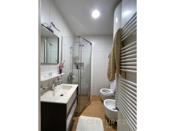 Tirane, shes apartament 2+1 , 116 m² 240.000 € (Kopshti Botanik Zoologjik)