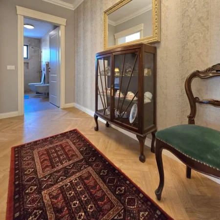 Tirane, shitet apartament 2+1 , 160 m² (Air Albania)