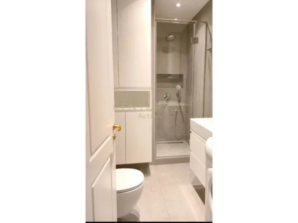 Tirane, jap me qera apartament 1+1 , 61 m² 800 € (Komuna e Parisit)