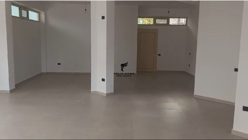 Tirane, jepet me qera magazine Kati 0, 150 m² 500 € (SAUK)