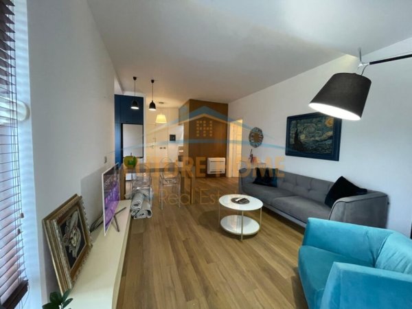 Tirane, jepet me qera apartament 2+1+Ballkon Kati 2, 96 m² 1.000 € (Liqeni i Thate)