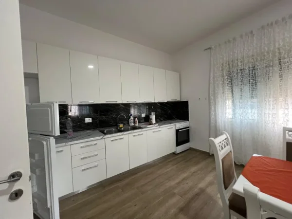 Durres, shitet Vile 3 Katshe , 400 m² 350.000 € (Prane Hekurudhes, Durres)