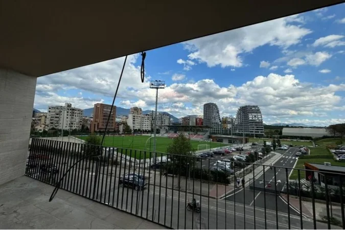 Tirane, jepet me qera apartament 2+1 Kati 3, 151 m² 1.800 € (Kompleksi Dinamo)