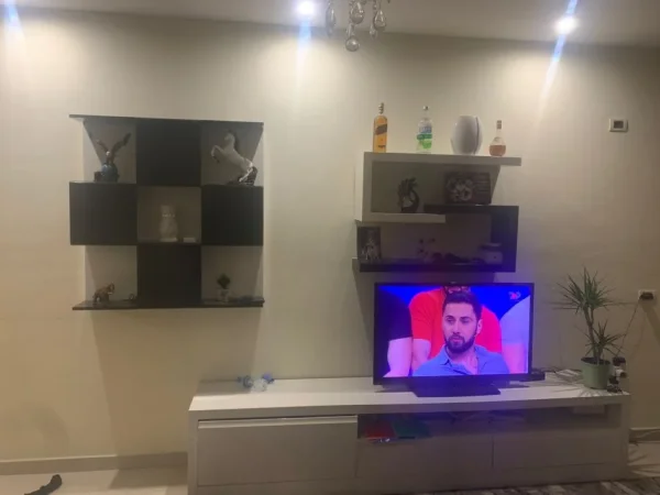 Tirane, jepet me qera apartament 1+1+Ballkon Kati 6, 73 m² 400 € (ASTIR)