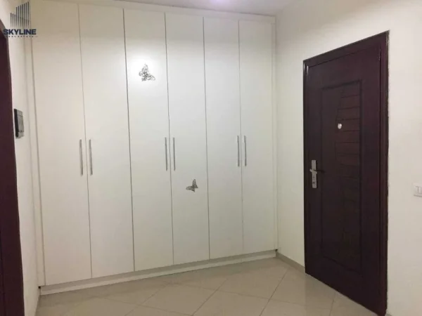 Tirane, jepet me qera apartament 1+1 Kati 3, 400 € 