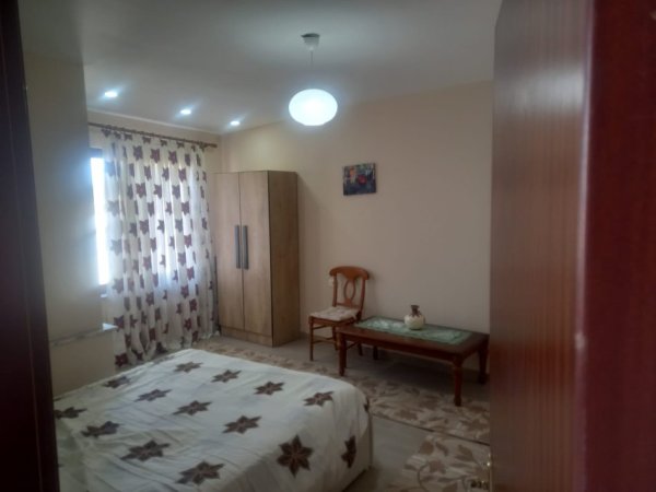 !DHENE! Durres, jepet me qera apartament 2+1+Ballkon Kati 4, 400 € (Afer 2 Gjelave)