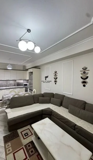 Tirane, jepet me qera apartament 1+1 Kati 5, 65 m² 600 € (KOMUNA E PARISIT)