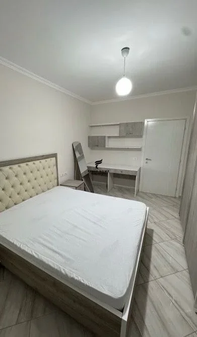 Tirane, jepet me qera apartament 1+1 Kati 5, 65 m² 600 € (KOMUNA E PARISIT)