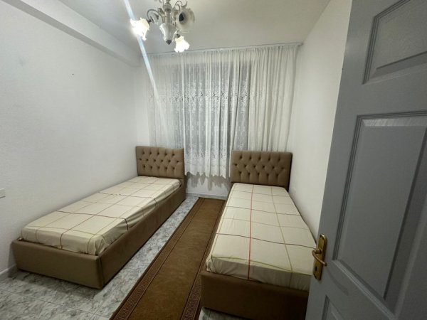 Tirane, jepet me qera apartament 2+1 Kati 3, 90 m² 500 € (Restorant Durresi)