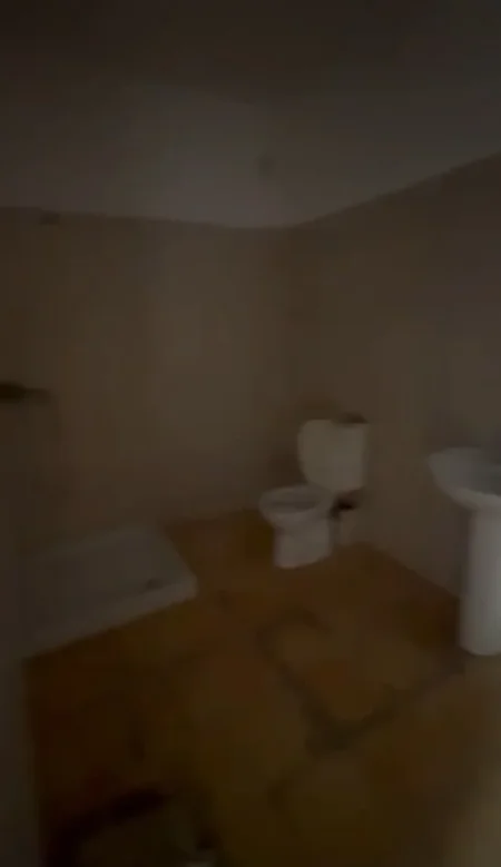 Tirane, shitet apartament 2+1+Ballkon Kati 8, 92 m² 100.000 € (Bulevardi Kashar)