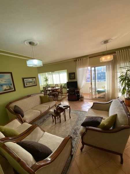 Tirane, jepet me qera apartament 2+1+Aneks+Ballkon Kati 9, 100 m² 550 € (komuna e parisit)