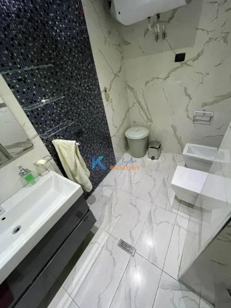 Tirane, jap me qera apartament 2+1+Aneks+Ballkon Kati 6, 125 m² 800 € (Bulevardi Zogu I)