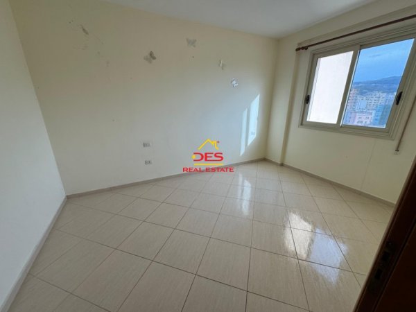 Vlore, jepet me qera apartament 2+1+Ballkon Kati 6, 75 m² 200 € (Rruga Zaho Koka)