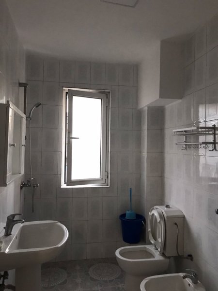 Okazion! Tirane, jepet me qera apartament 3+1+Aneks+Ballkon Kati 4, 90 m² 550€ (Rr. Elbasanit, Shk. Baletit)