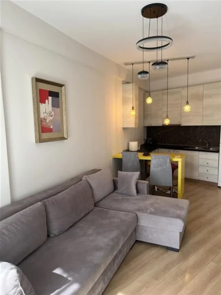 Tirane, apartament 1+1+Ballkon Kati 5, 55 m² (Rruga e Dibres , te kryqezimi i farmacise 10)