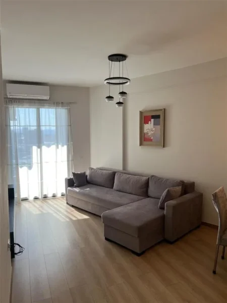 Tirane, apartament 1+1+Ballkon Kati 5, 55 m² (Rruga e Dibres , te kryqezimi i farmacise 10)