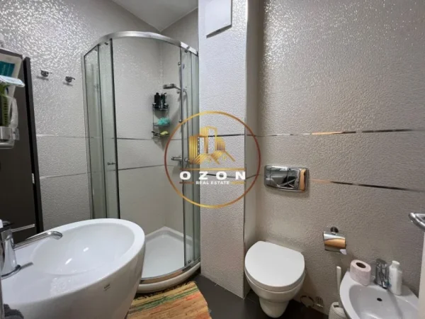 Apartament per qira ne Bllok prane Salt !