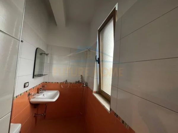 Durres, shitet apartament 3+1 Kati 5, 90 m² 110.000 € (Lagja 18 Durres)