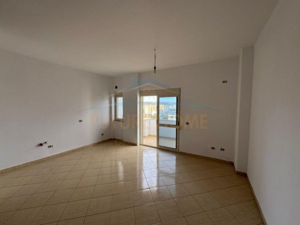 Durres, shitet apartament 2+1 Kati 6, 100 m² 120.000 € (Pranë Muzeumit,Durres)