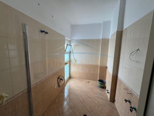 Durres, shitet apartament 2+1 Kati 6, 100 m² 120.000 € (Pranë Muzeumit,Durres)