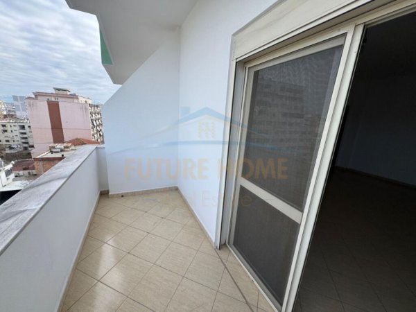 Durres, shitet apartament 2+1 Kati 6, 100 m² 120.000 € (Pranë Muzeumit,Durres)