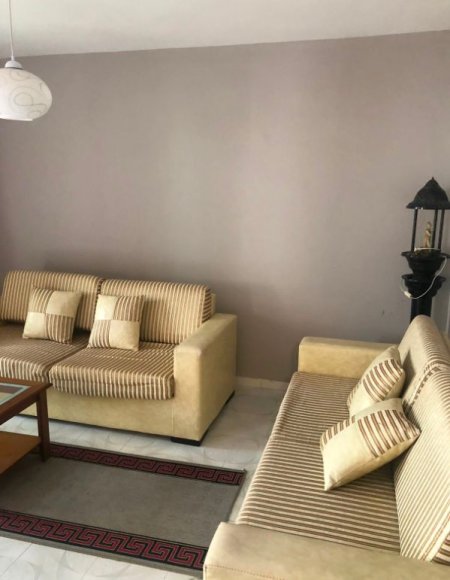 Tirane, jepet me qera apartament 1+1+Ballkon Kati 4, 70 m² 400 € (FERIT XHAJKO)