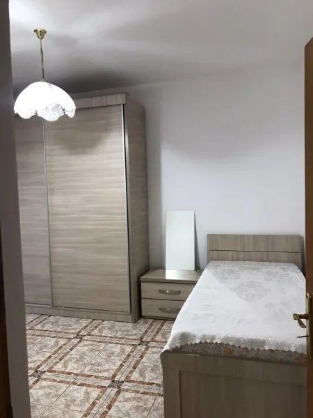Tirane, jepet me qera apartament 3+1+Aneks+Ballkon Kati 4, 90 m² 600 € (rruga e elbasanit)