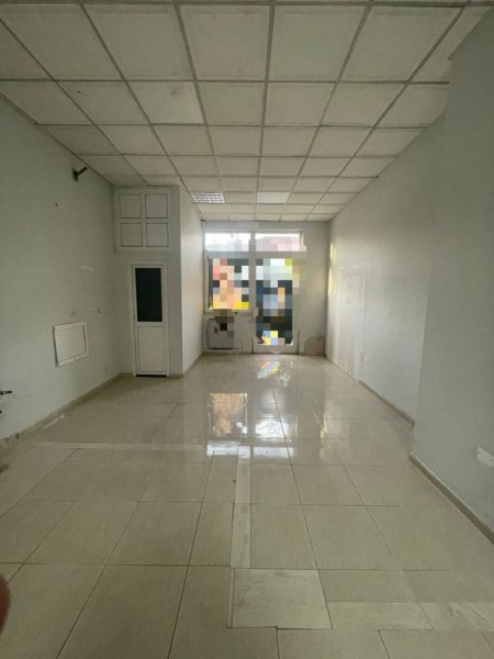 Tirane, jepet me qera dyqan Kati 0, 45 m² 700 € (STADIUMI DINAMO)